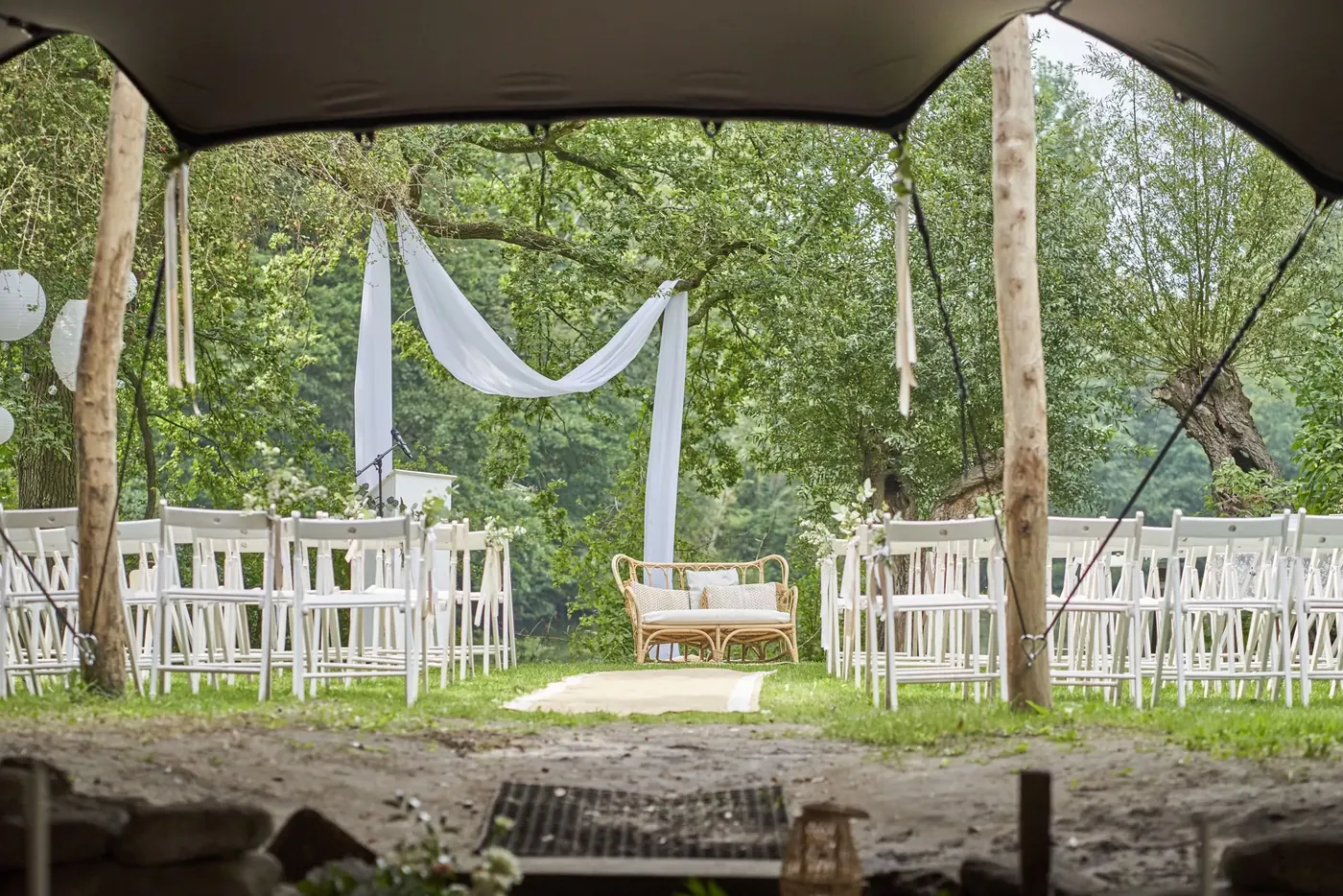 Ceremonie tijdens een bruiloft in Amsterdam