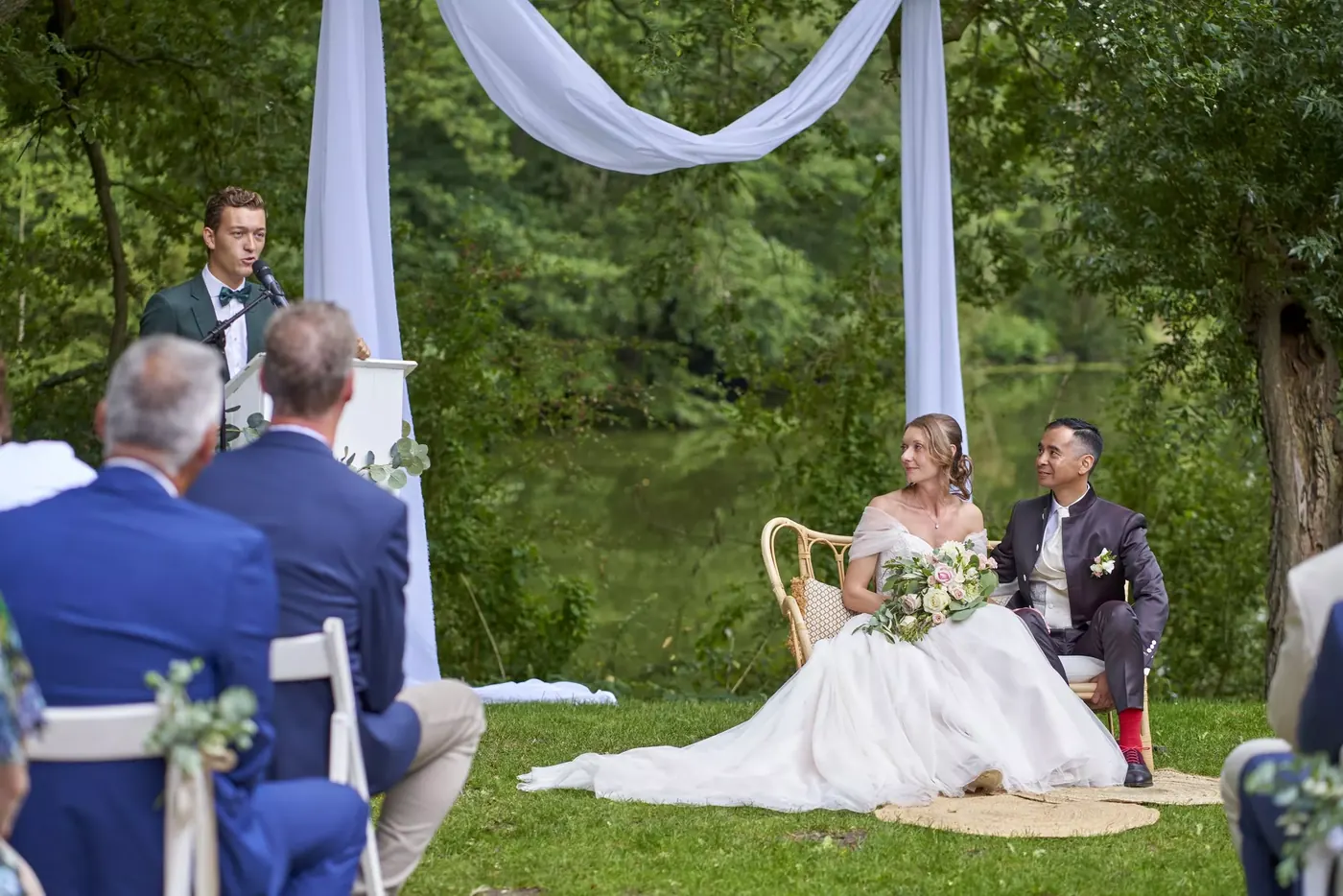 Ceremonie tijdens een bruiloft in Amsterdam