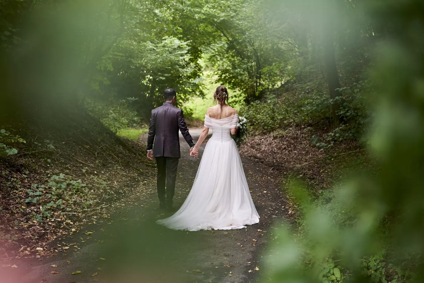 Bruidspaar tijdens de fotoshoot op hun trouwdag in Utrecht
