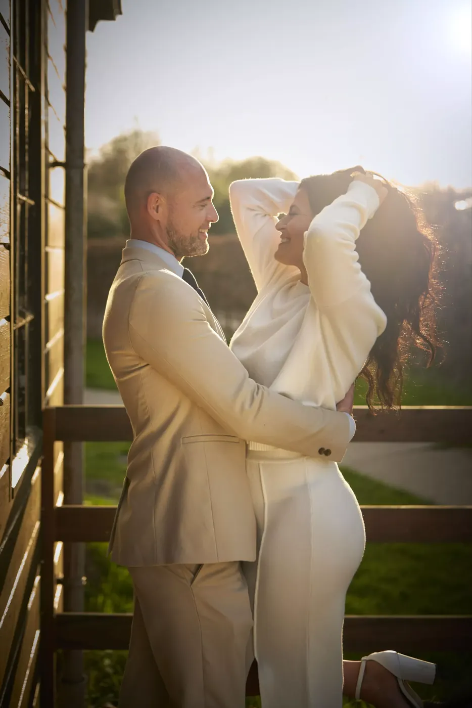 Bruidspaar tijdens een pre-weddingshoot