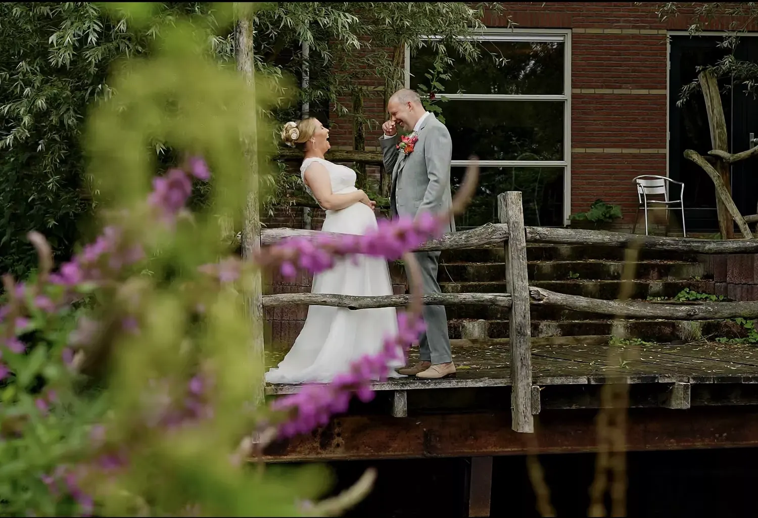 Beeld uit een trouwvideo van Richard