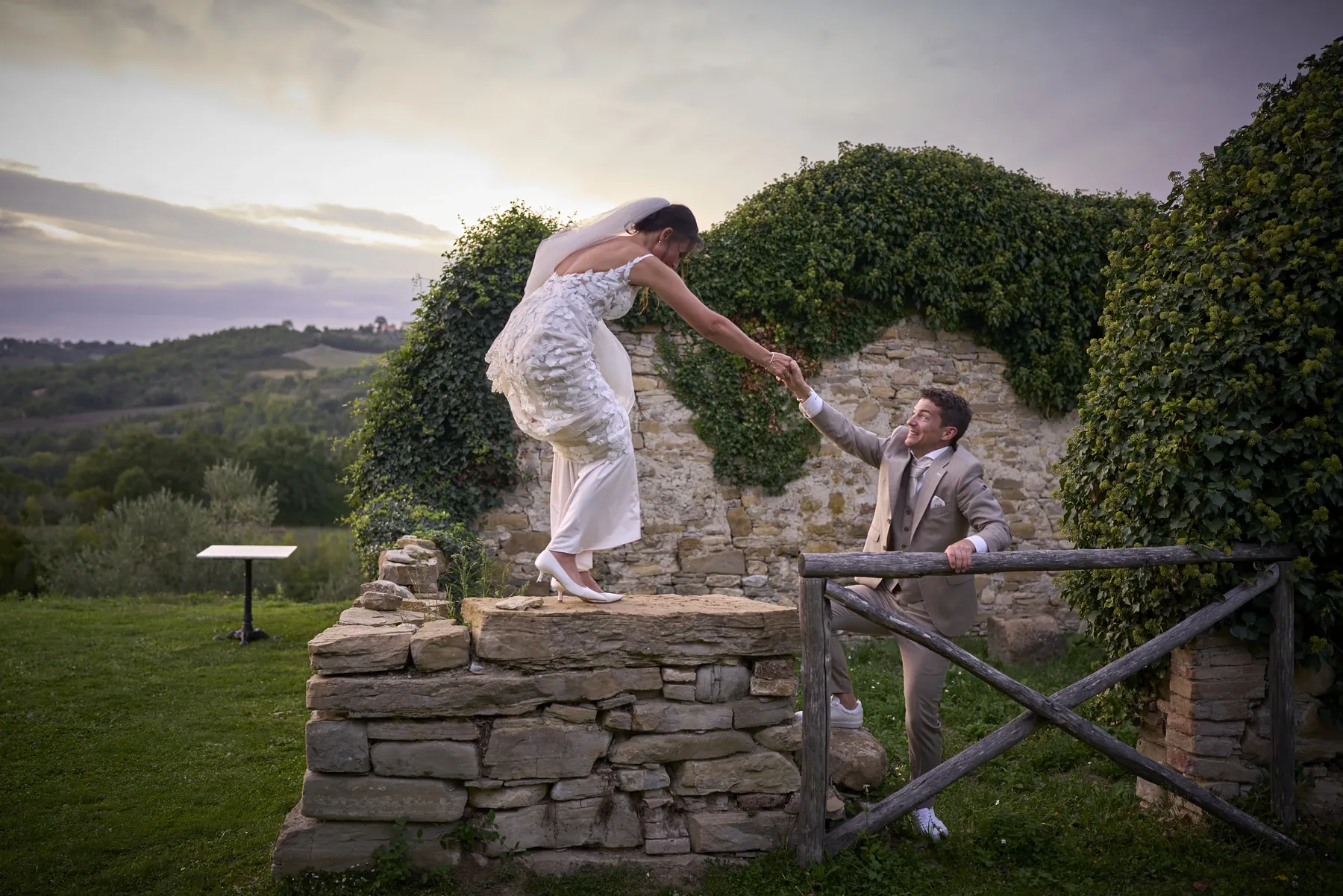 Bruiloft in Italie, gefotografeerd tussen de olijfbomen